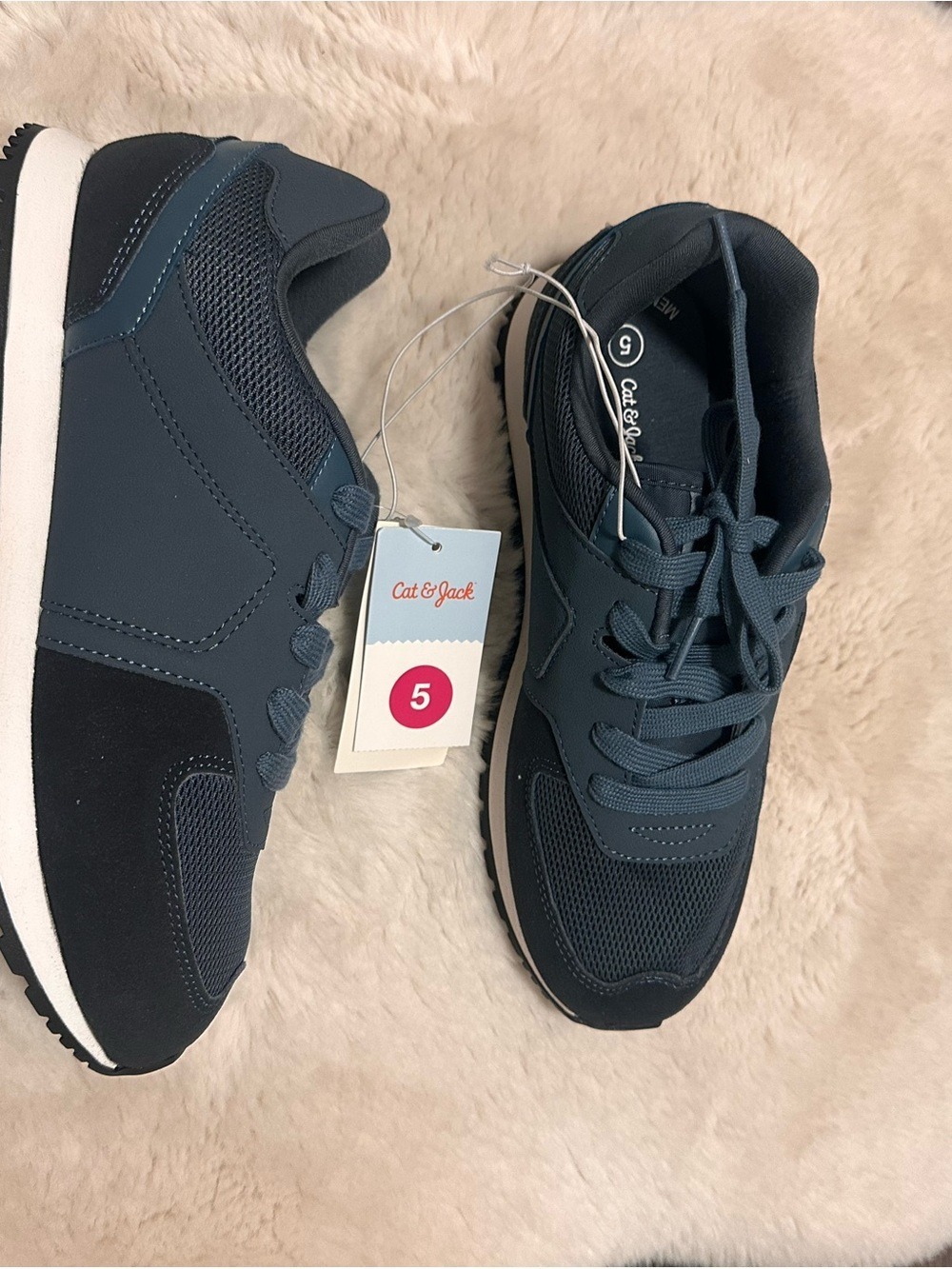 Cat & Jack Boy’s Navy Athletic Sneakers Boys size 5